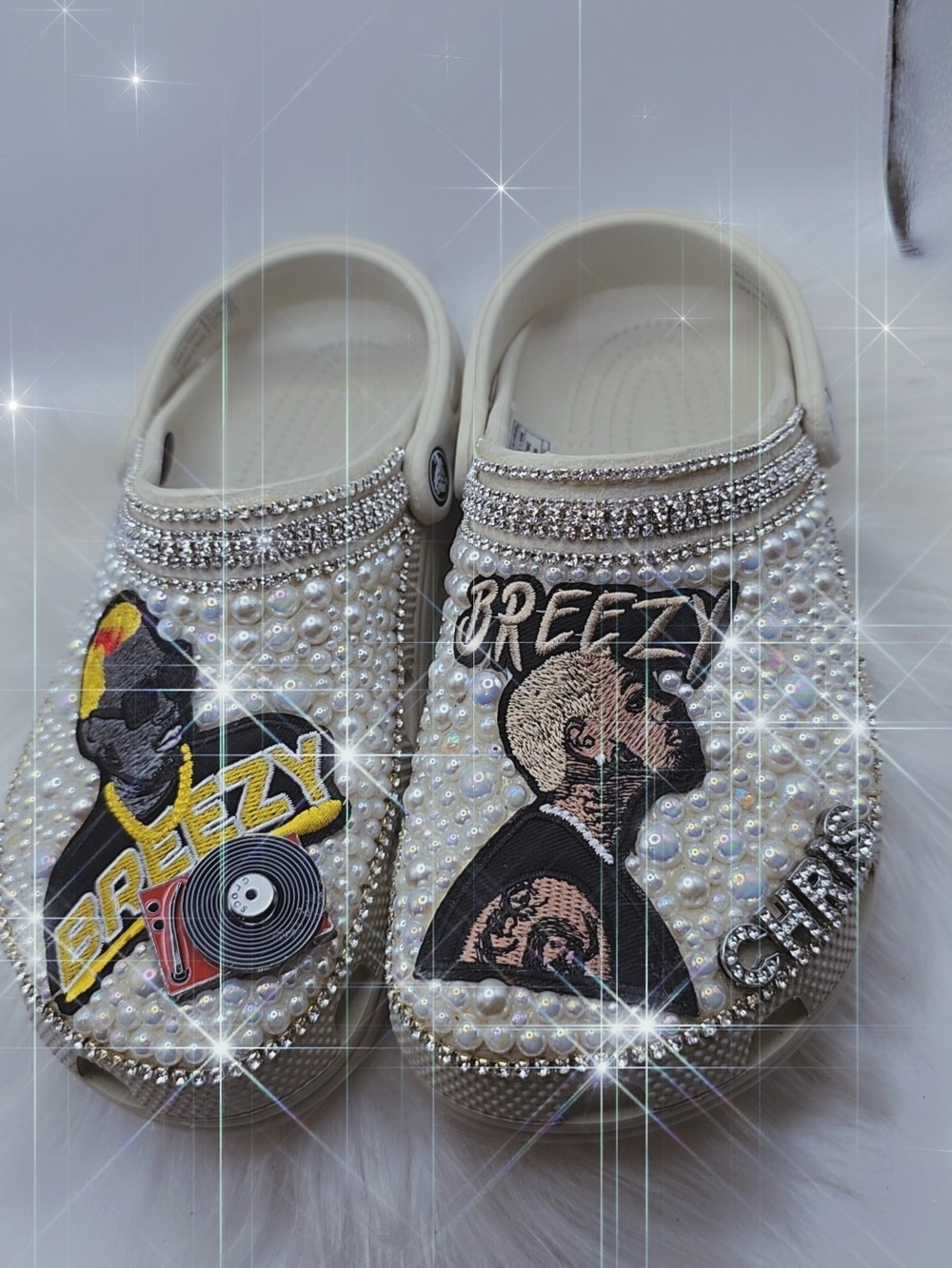 CROCS White Pearl-Embellished Breezy Graphic Clogs